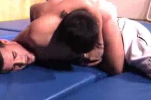 tight BOUS WRESTLE