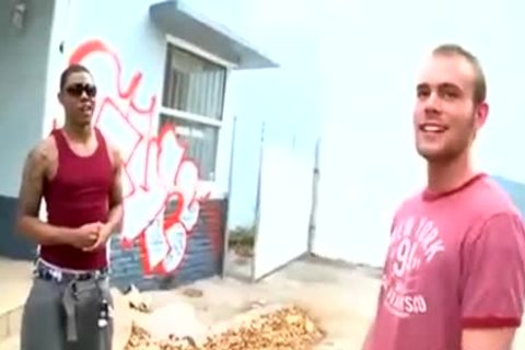 White lad Hunting A Thug Bottom