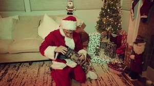 Jingle Balls weenie: unprotected - Pierce Paris with JJ Knight American Love