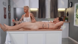 DrillMyHole: Short hair Paul Canon handjob doggystyle