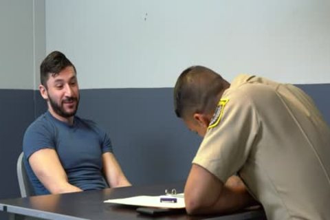 Hunky Suspect Sucks penis To Avoid Jail