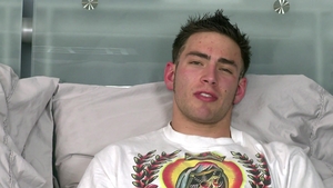 Solo: Talkative Hunk Ramsey Bares All
