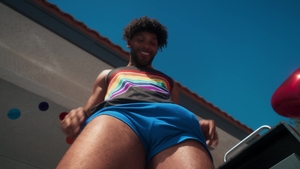 Men: Santana XXL's Sneaky Kitchen Move